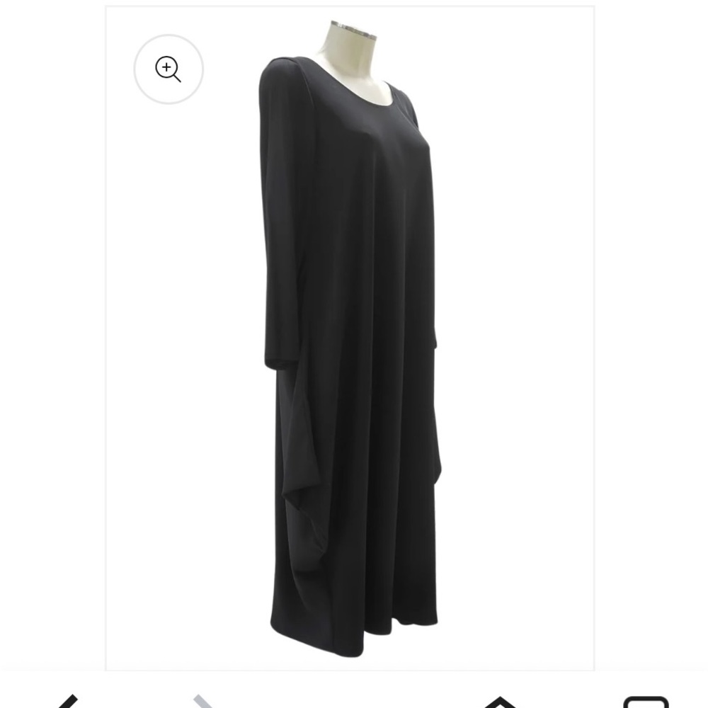 Calamo NWT black dress, long bell bottom sleeve. One size. From Italy